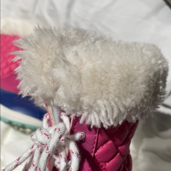 Carters 11 pink blue snow boots worn once - Picture 8 of 11